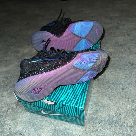 Kyrie 3 GS - Picture 4 of 4